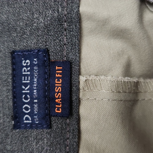 Dockers, Classic Fit Khakis, 34x34 - Picture 6 of 9